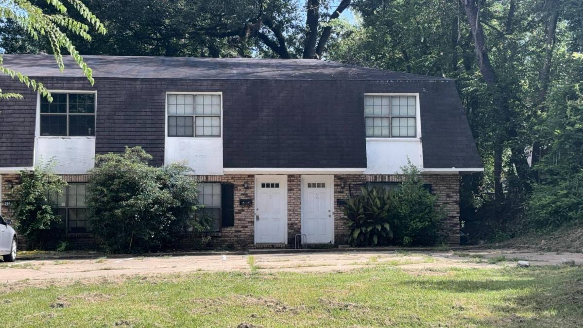 Townhouse for rent at 929 Poplar Blvd, Jackson, MS 39202