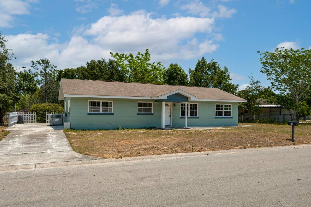 House for rent at 613 Palm Ave, Lake Wales, FL 33853