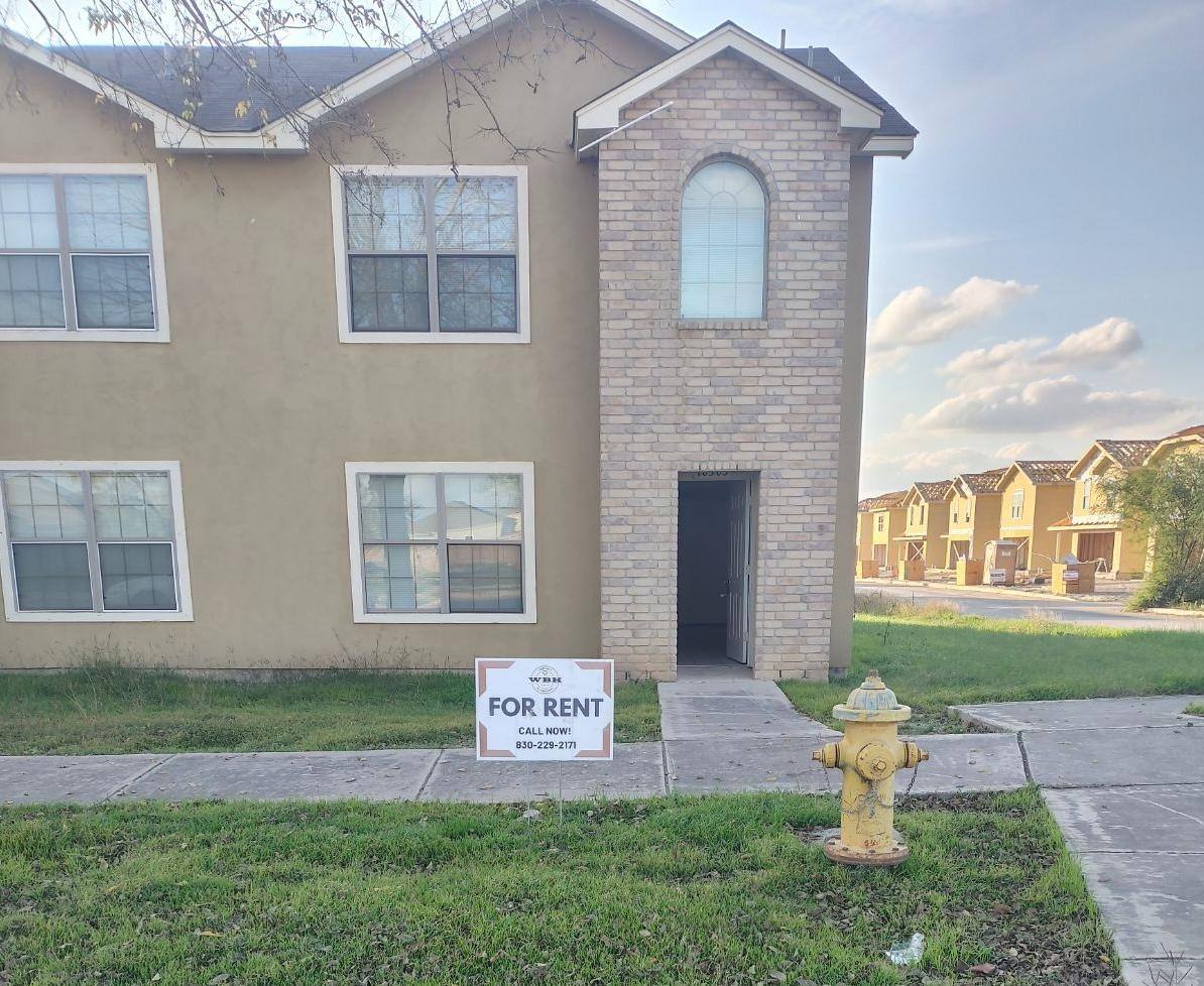 Townhouse for rent at 10503 Hunters Pond, San Antonio, TX 78224