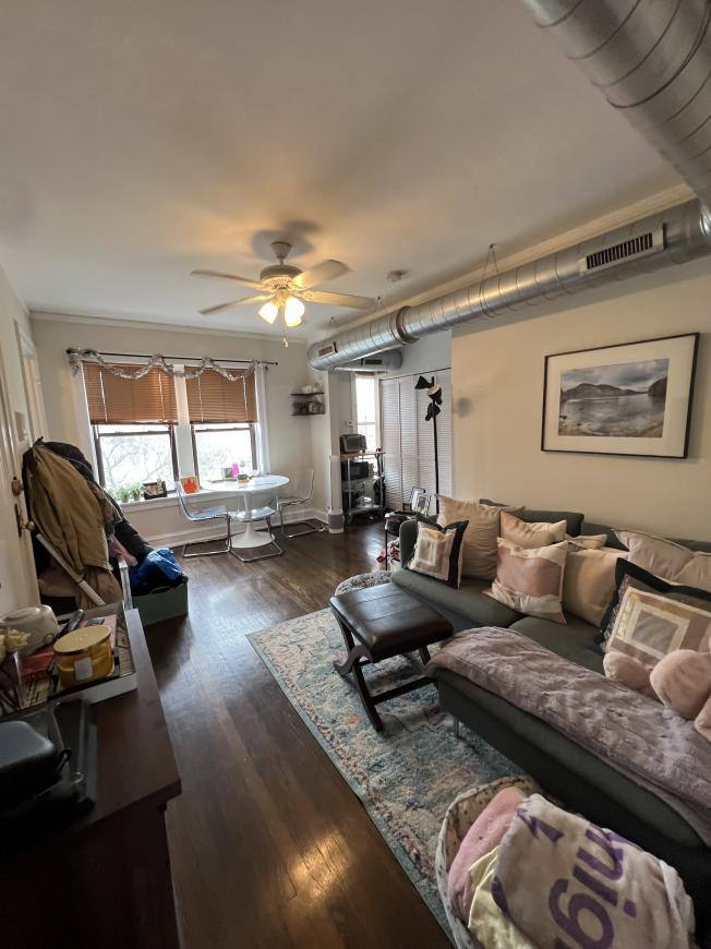 Apartment for rent at 1251 W Henderson, Chicago, IL 60657