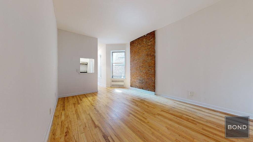 Apartment for rent at 212 E 85th St #5D, New York, NY 10028