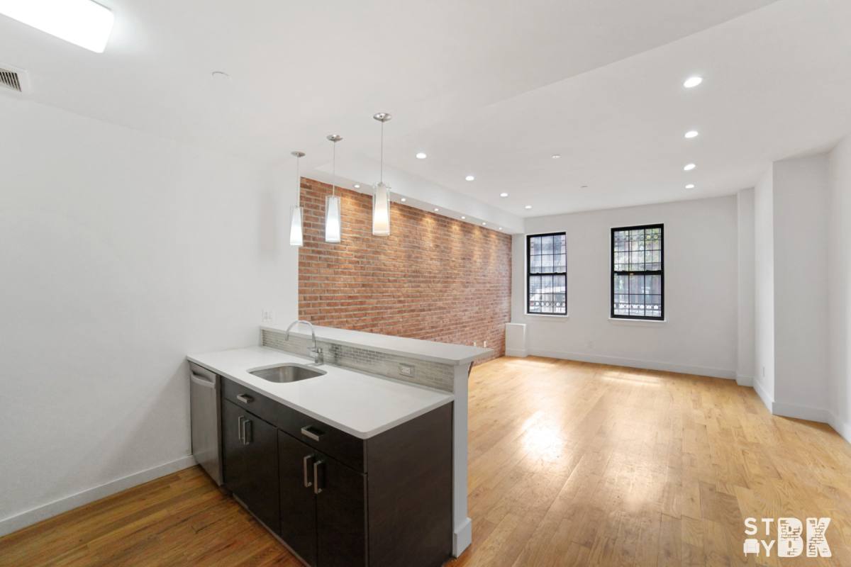 Townhouse for rent at 35A Lexington Ave #1, Brooklyn, NY 11238