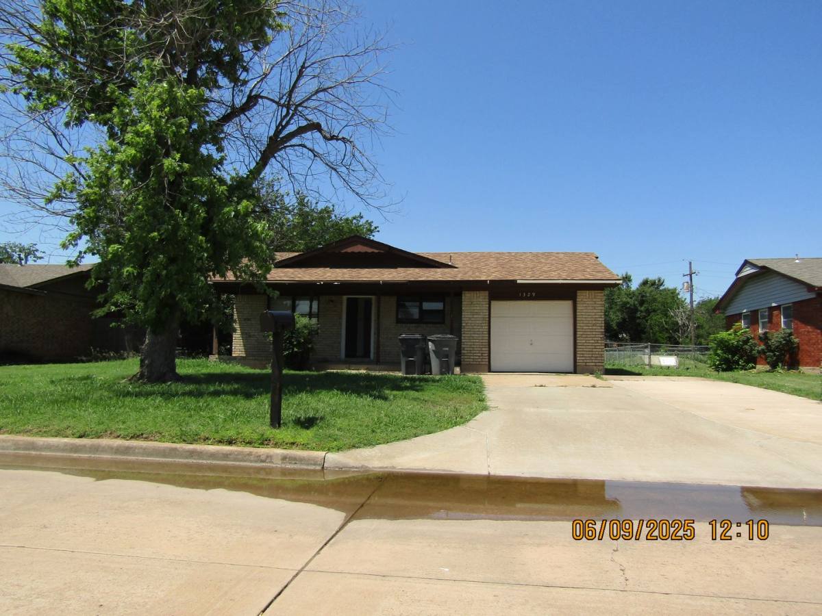 House for rent at 1329 SE Clover Lane, Lawton, OK 73501