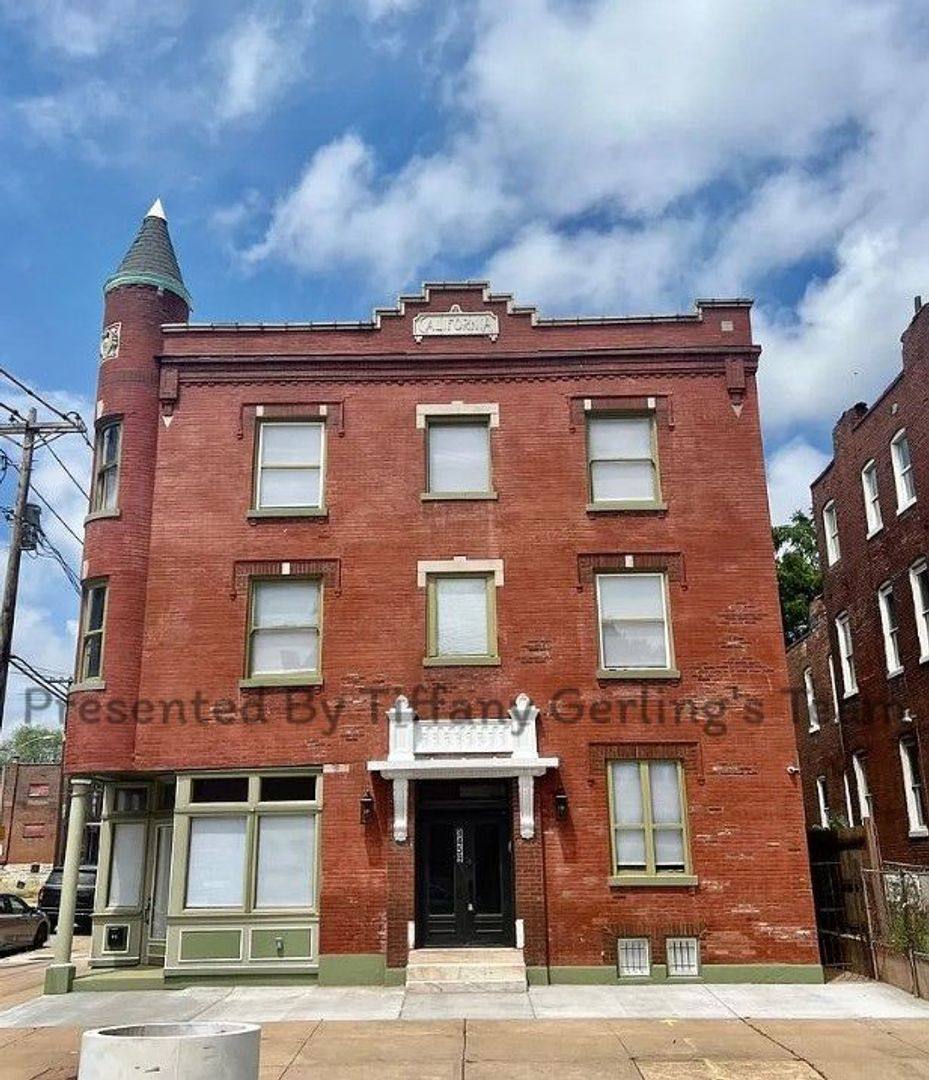 Apartment for rent at 3457-3459 California Ave, Saint Louis, MO 63118