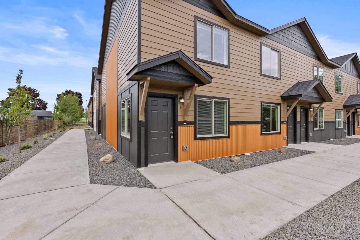Townhouse for rent at 12050 E Alki Ave, Spokane, WA 99206