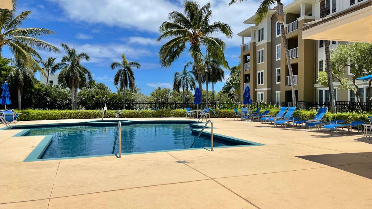Condo for rent at 520 Lunalilo Home Rd, Honolulu, HI 96825