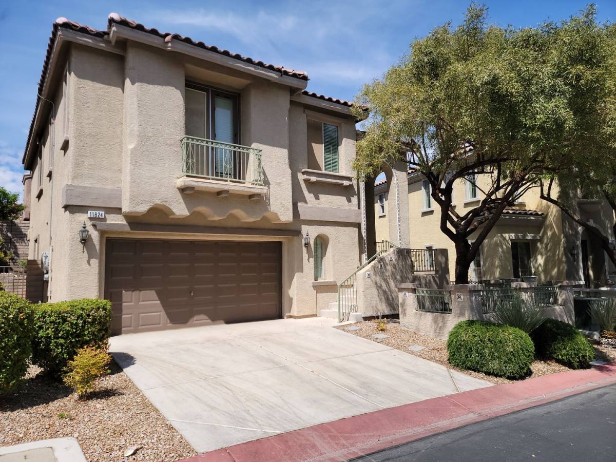 House for rent at 11824 Amistoso Lane, Las Vegas, NV 89138