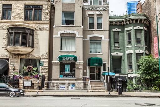 Apartment for rent at 708 N Dearborn, Chicago, IL 60654