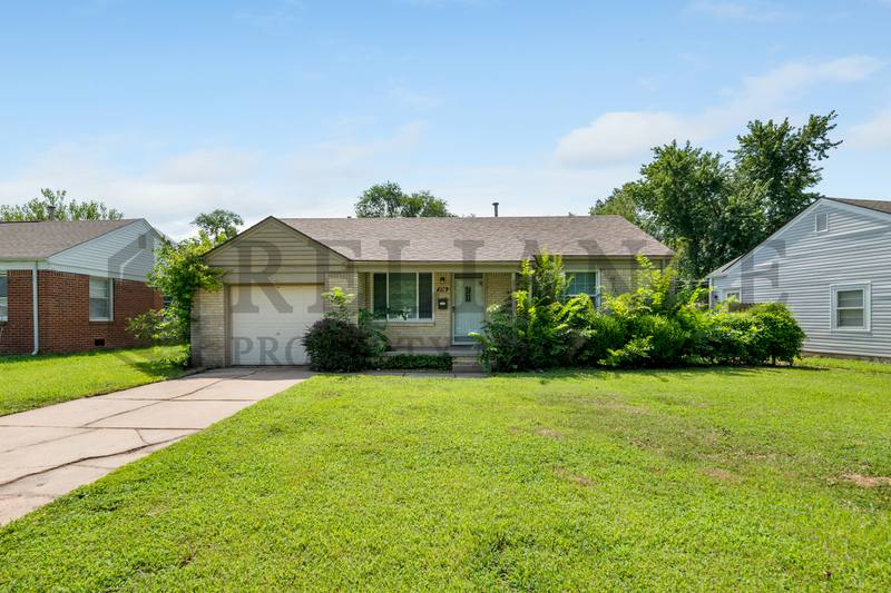 House for rent at 726 S Apache Dr, Wichita, KS 67207