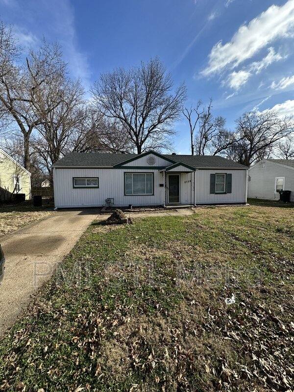 House for rent at 9724 Dennis Dr, Saint Louis, MO 63136