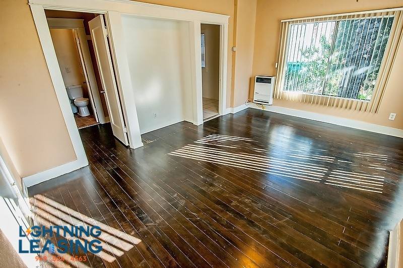 Apartment for rent at 2738 San Marino St #103D, Los Angeles, CA 90006