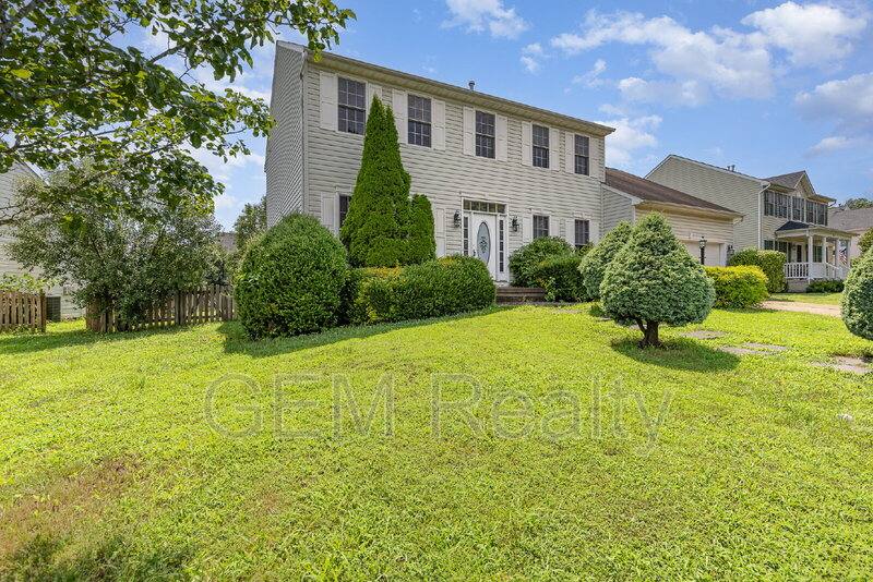 House for rent at 35 Wild Rose Dr, Fredericksburg, VA 22406