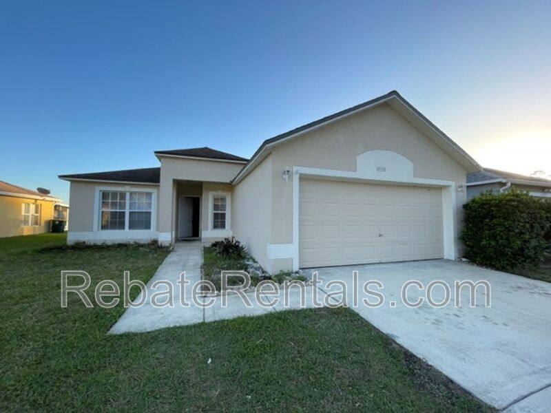 House for rent at 10538 Lantana Lakes Dr N, Jacksonville, FL 32246