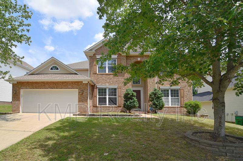 House for rent at 3401 Daniel Place Dr, Charlotte, NC 28213