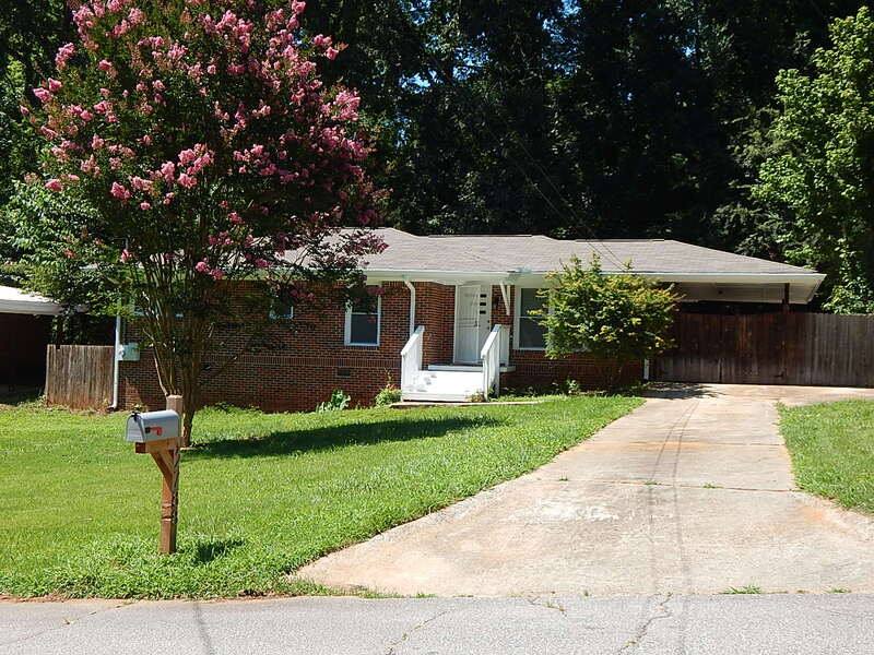House for rent at 2788 Rockcliff Rd SE, Atlanta, GA 30316