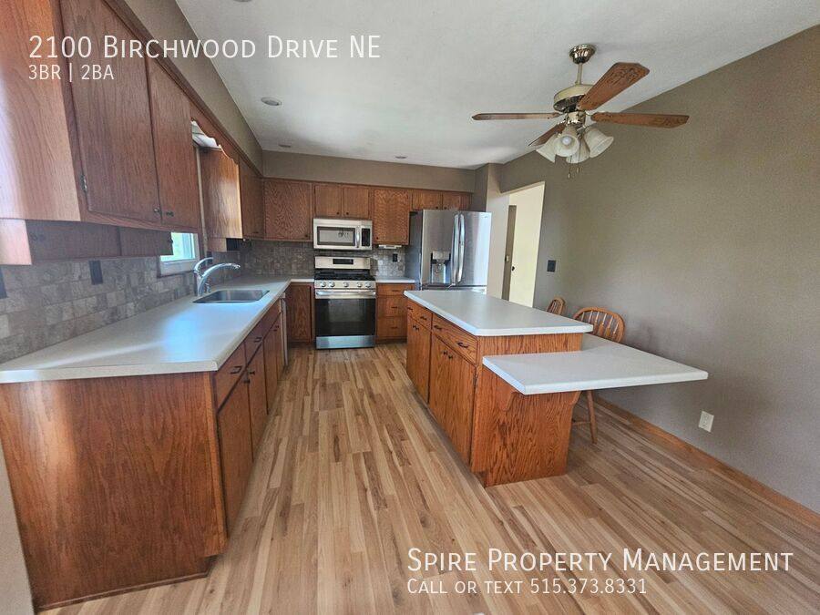 House for rent at 2100 Birchwood Dr NE, Cedar Rapids, IA 52402
