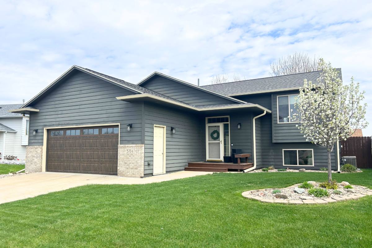 House for rent at 5704 S San Diego Ave, Sioux Falls, SD 57106