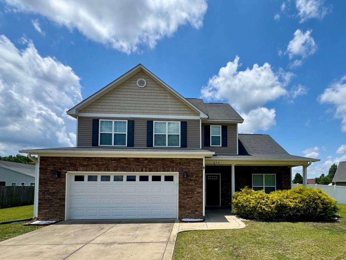 House for rent at 250 Bayleaf Dr, Raeford, NC 28376