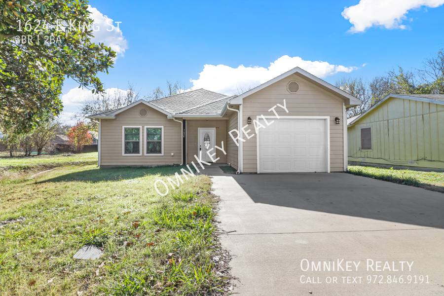 House for rent at 1624 E King St, Sherman, TX 75090