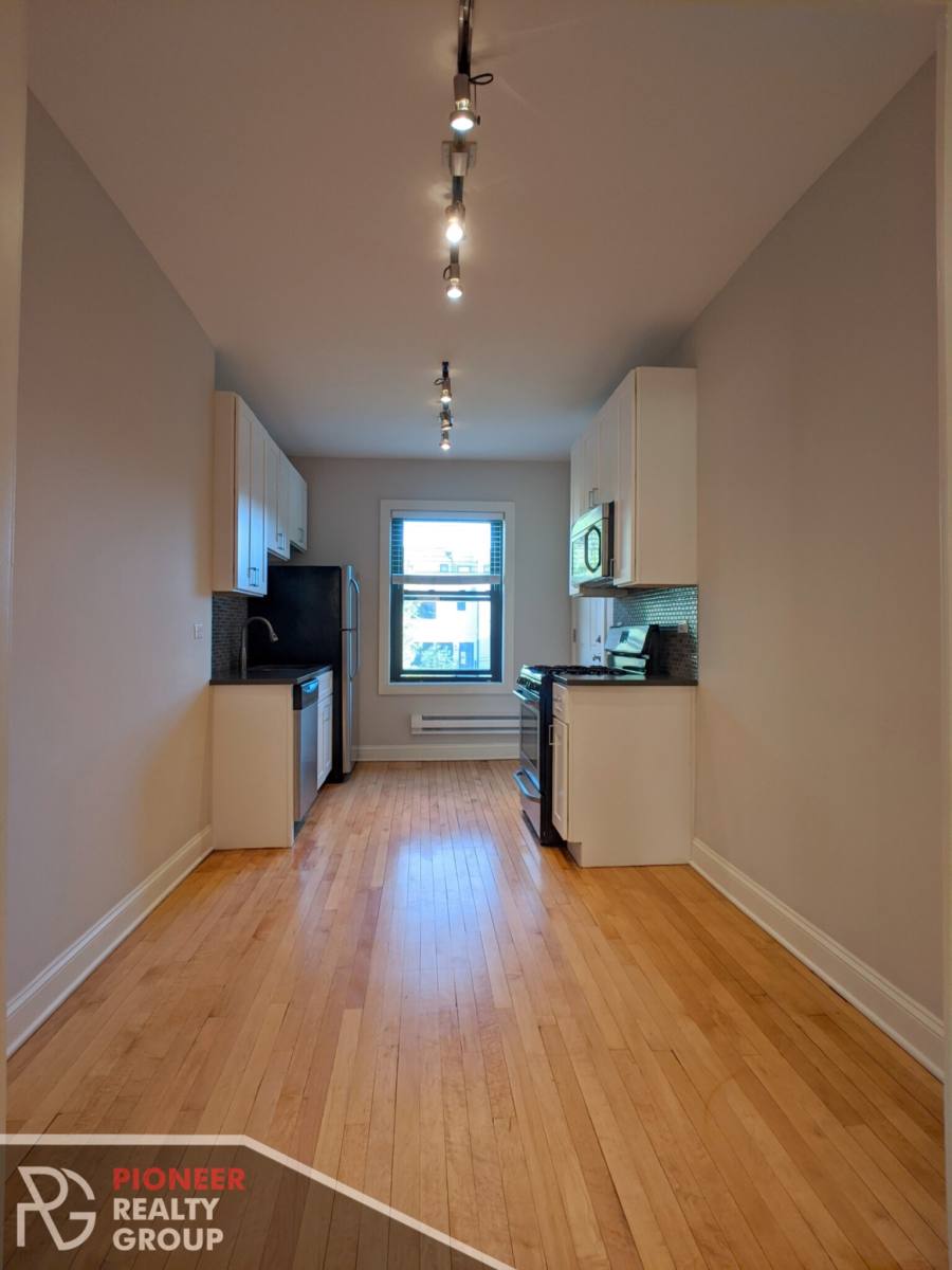 Apartment for rent at 2317 N Rockwell, Chicago, IL 60647
