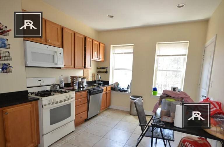 Apartment for rent at 193 Boylston St, Jamaica Plain, MA 02130