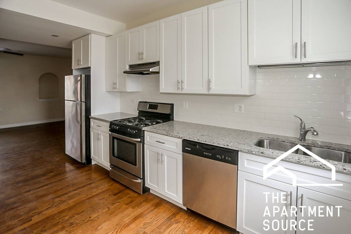 Apartment for rent at 1821 W Leland Ave #1, Chicago, IL 60640