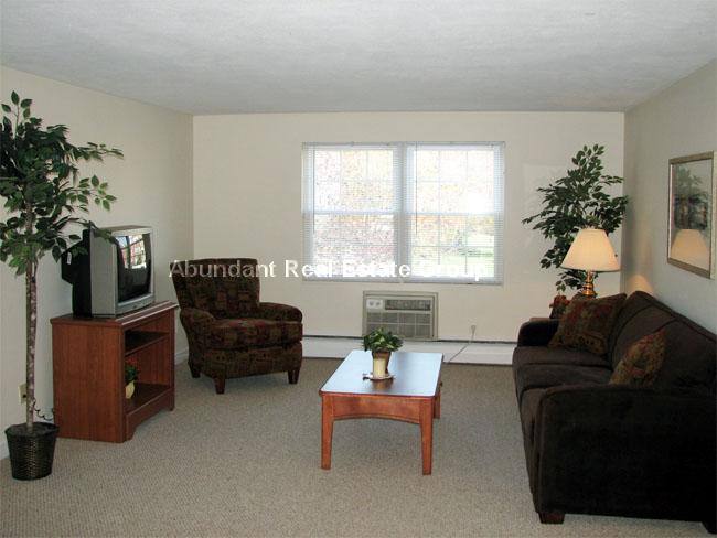 12 Totman Dr #11, Woburn, MA 01801