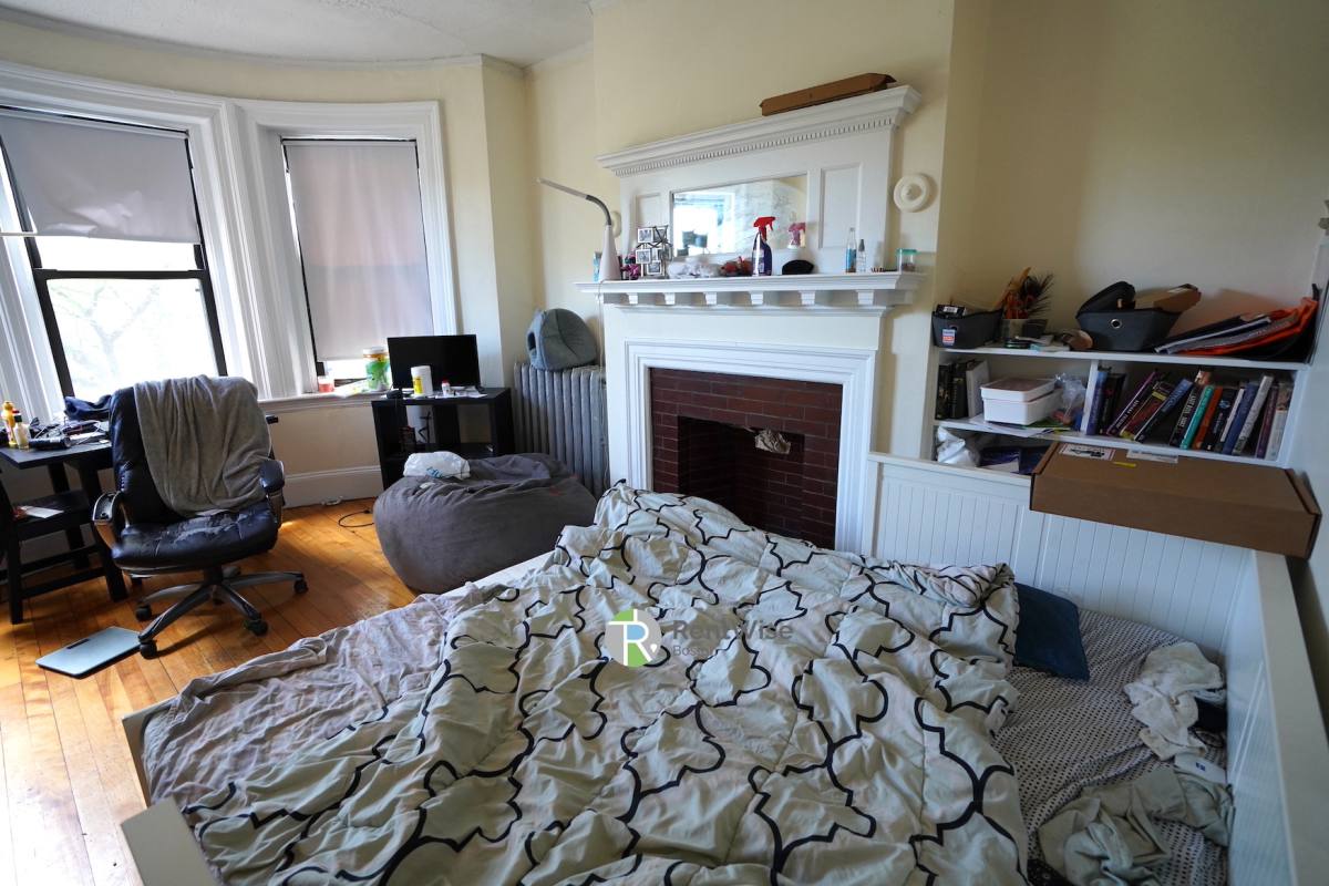 Apartment for rent at 21 Brighton Ave #3, Allston, MA 02134