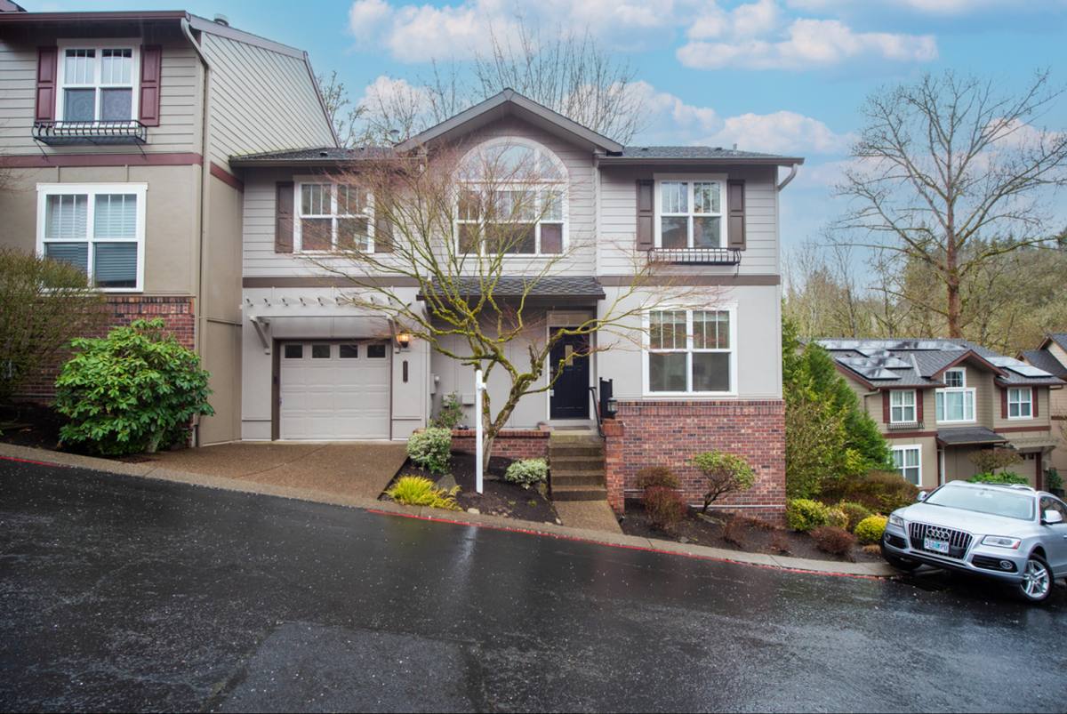 Townhouse for rent at 2377 NW Burkhart Dr, Portland, OR 97229