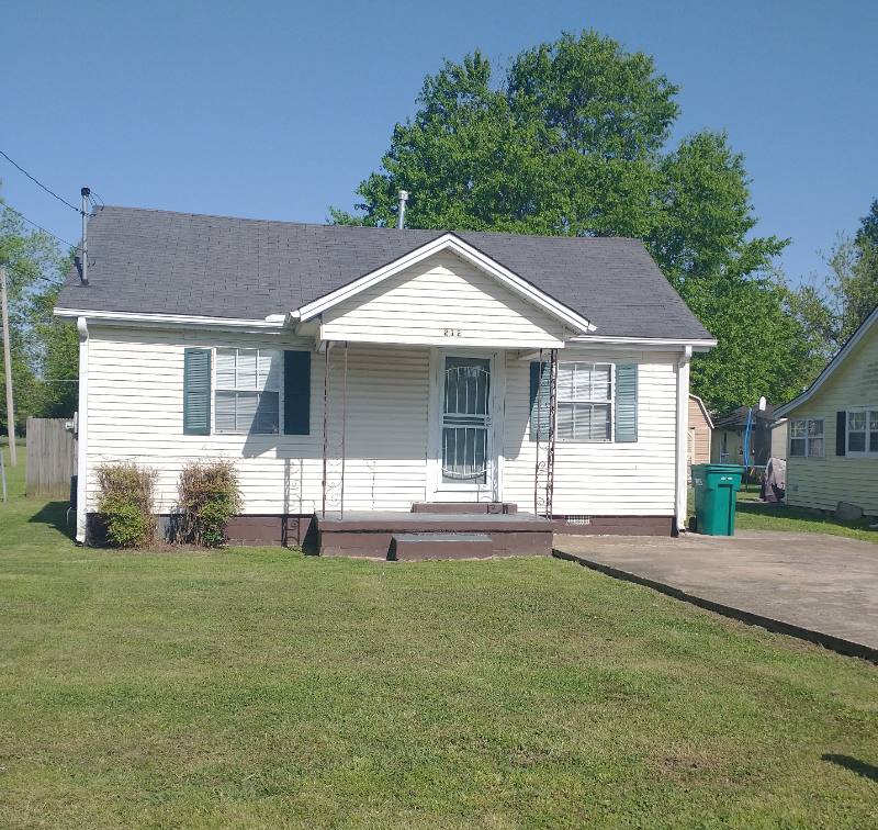 House for rent at 212 Vance Ave, Jackson, TN 38302