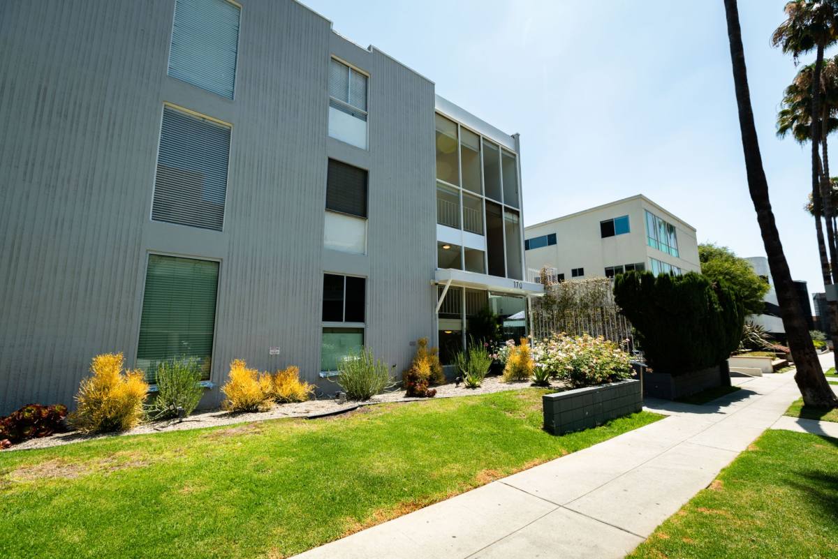 170 N Crescent Dr, Beverly Hills, CA 90210