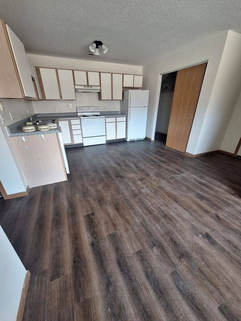 Apartment for rent at 1998 Woodcrest Place, De Soto, MO 63020