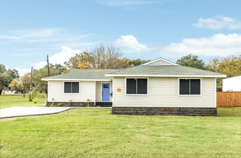 House for rent at 210 Cactus, Freeport, TX 77541