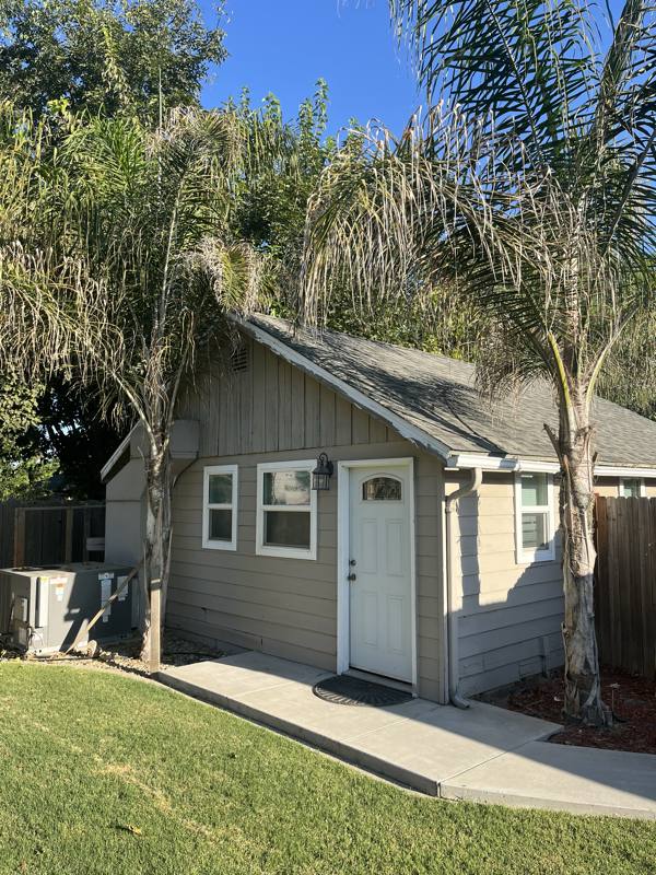 Apartment for rent at 2128 N Douty St, Hanford, CA 93230