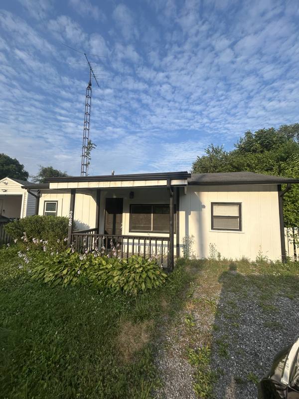 House for rent at 228 Deigle Dr, Toledo, OH 43615