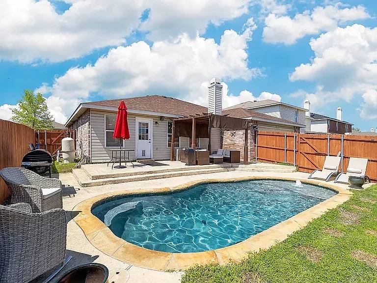 House for rent at 1435 Greenbrook Dr, Rockwall, TX 75032
