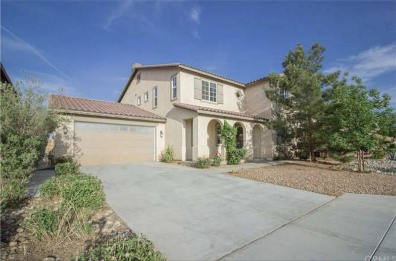 House for rent at 12983 Leawood St, Victorville, CA 92392