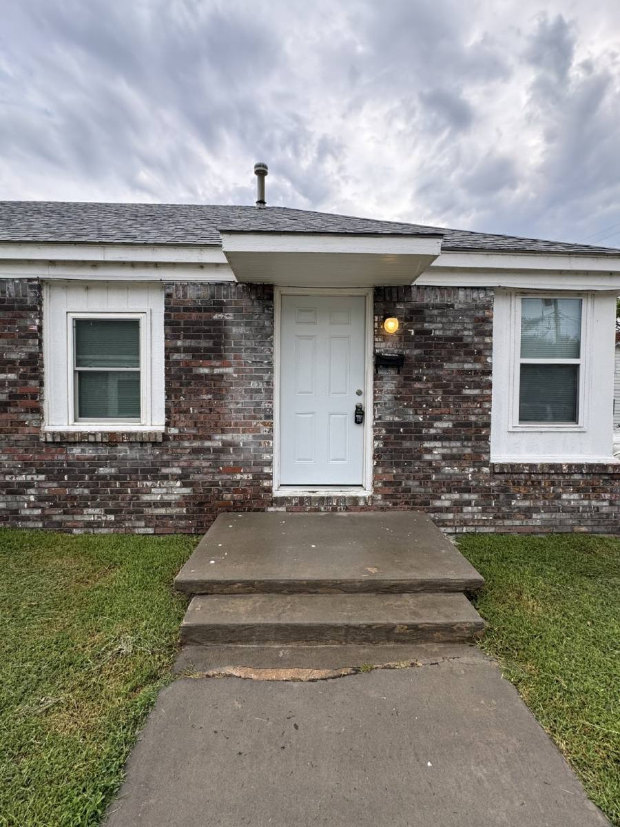 Apartment for rent at 816 S Water St #D, Wichita, KS 67213