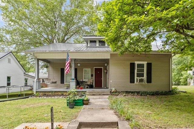 Townhouse for rent at 302 W Railroad St #302B, Dickson, TN 37055