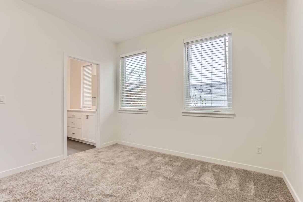 Townhouse for rent at 1028 N Ainsworth St, Portland, OR 97217