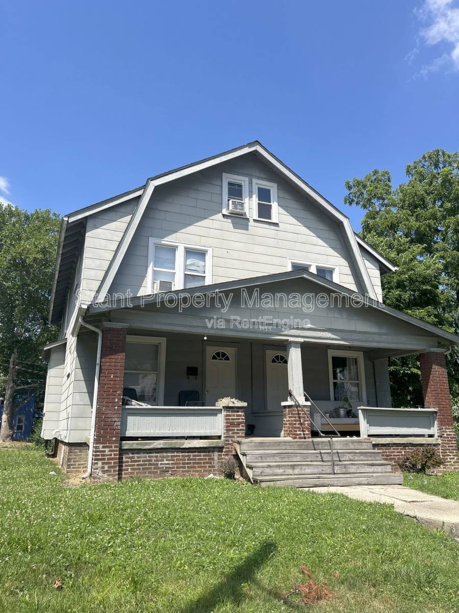 Townhouse for rent at 2435 Adams Ave, Columbus, OH 43202