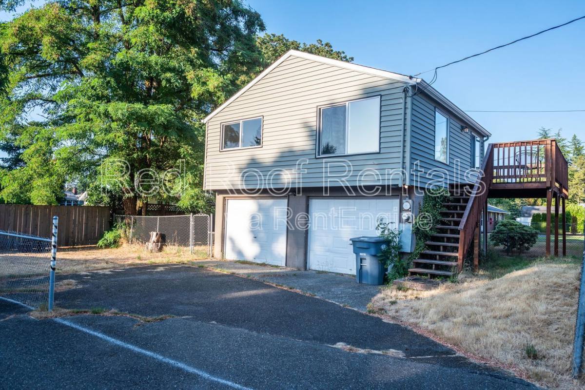 Apartment for rent at 6527 95th St SW #B, Lakewood, WA 98499