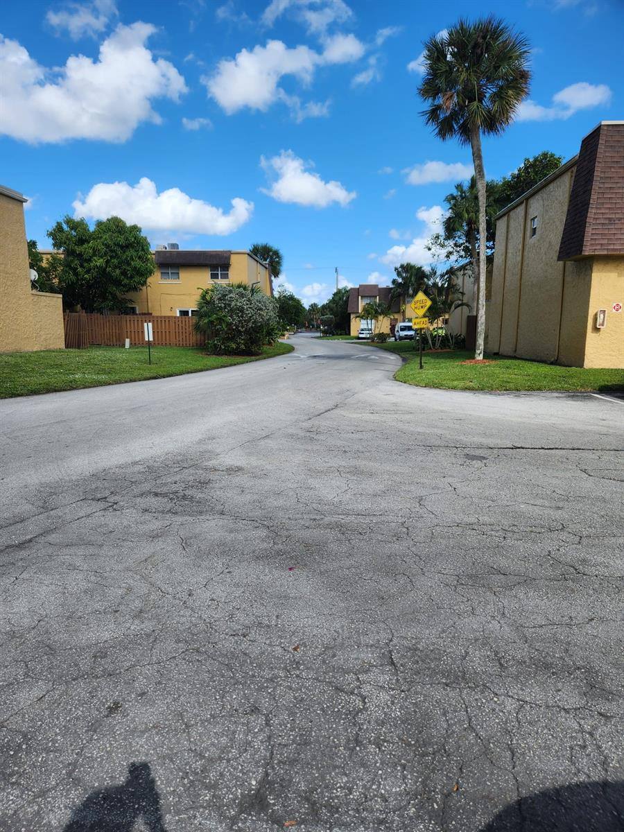 Townhouse for rent at 5668 Blueberry Court #17, Fort Lauderdale, FL 33313