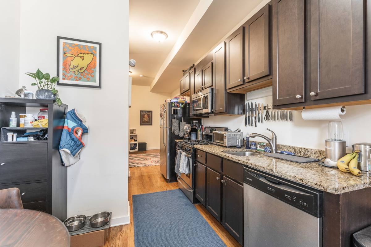 Apartment for rent at 2146 W Chicago Ave #1FR, Chicago, IL 60622