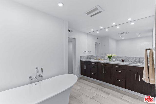 Condo for rent at 133 S Oakhurst Dr #108, Beverly Hills, CA 90212