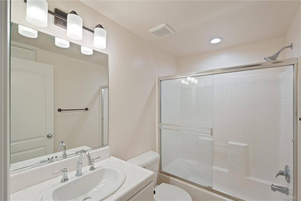 Townhouse for rent at 1529 Artesia Blvd #B, Manhattan Beach, CA 90266
