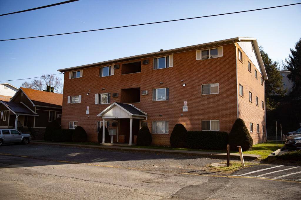 Apartment for rent at 460 Harding Ave, Morgantown, WV 26505