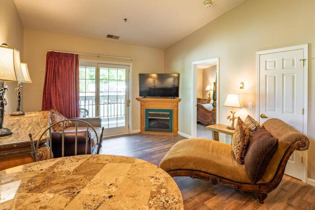 Condo for rent at 201 N Van Buren St, Nashville, IN 47448