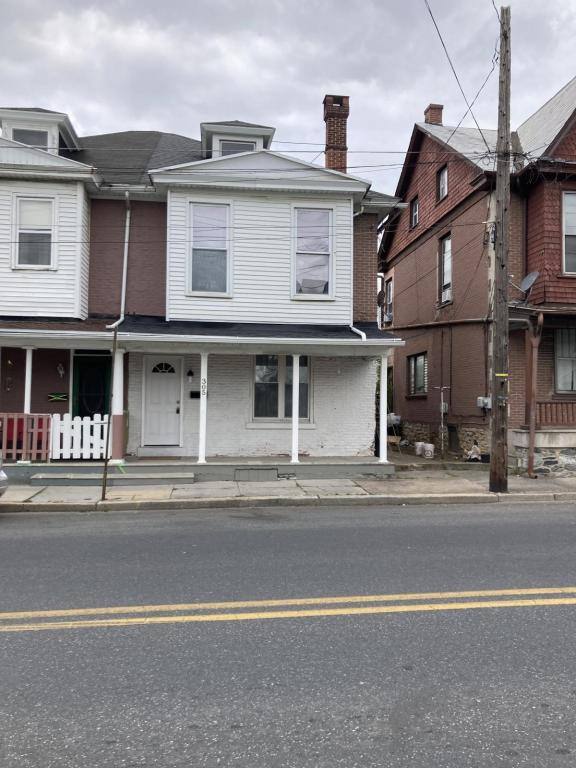 House for rent at 305 S 8th St, Lebanon, PA 17042