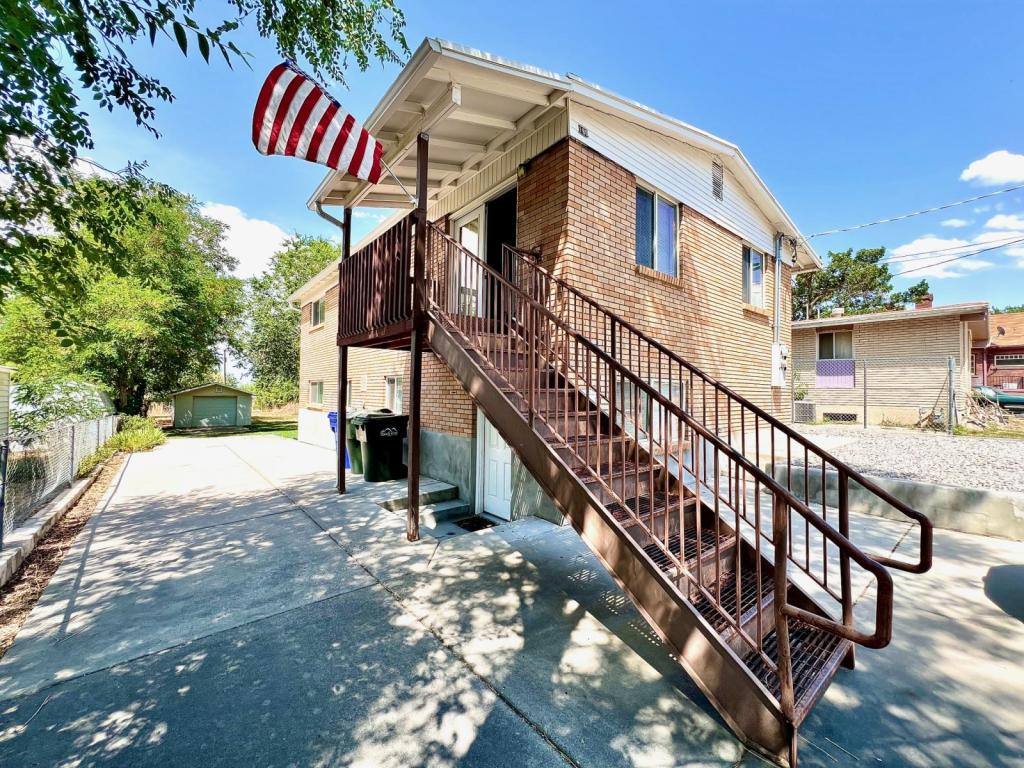 Townhouse for rent at 180 W Vine St, Tooele, UT 84074
